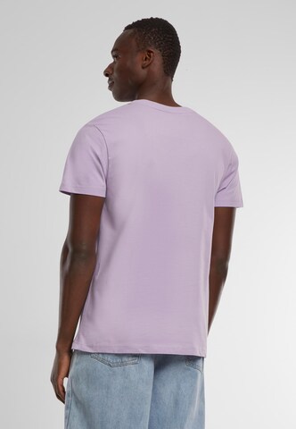 T-Shirt 'Space Fam' Mister Tee en violet