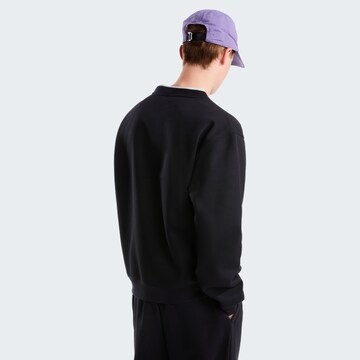 THE NORTH FACE Athletic Sweatshirt in Black