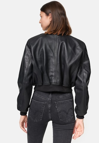 trueprodigy Between-Season Jacket ' Paola ' in Black