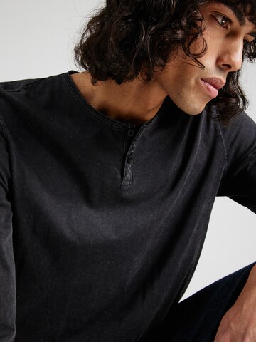 QS Shirt in Black