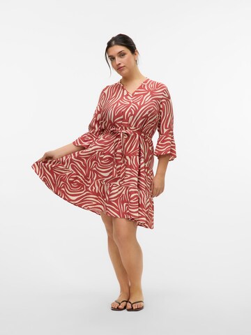 Robe-chemise 'VERA' Vero Moda Curve en beige : devant