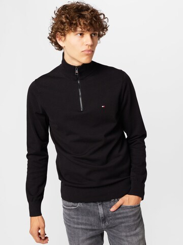 TOMMY HILFIGER Sweater in Black: front