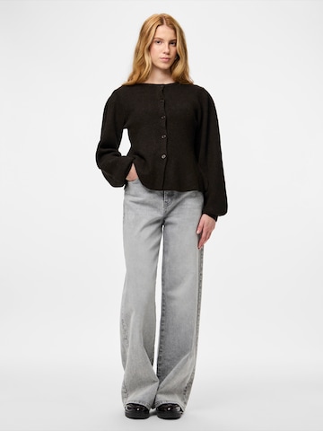 PIECES Strickjacke 'PCSILLY' in Braun