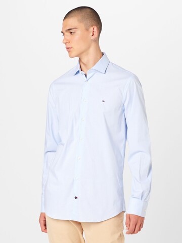 Tommy Hilfiger Tailored Slim Fit Риза в синьо: отпред