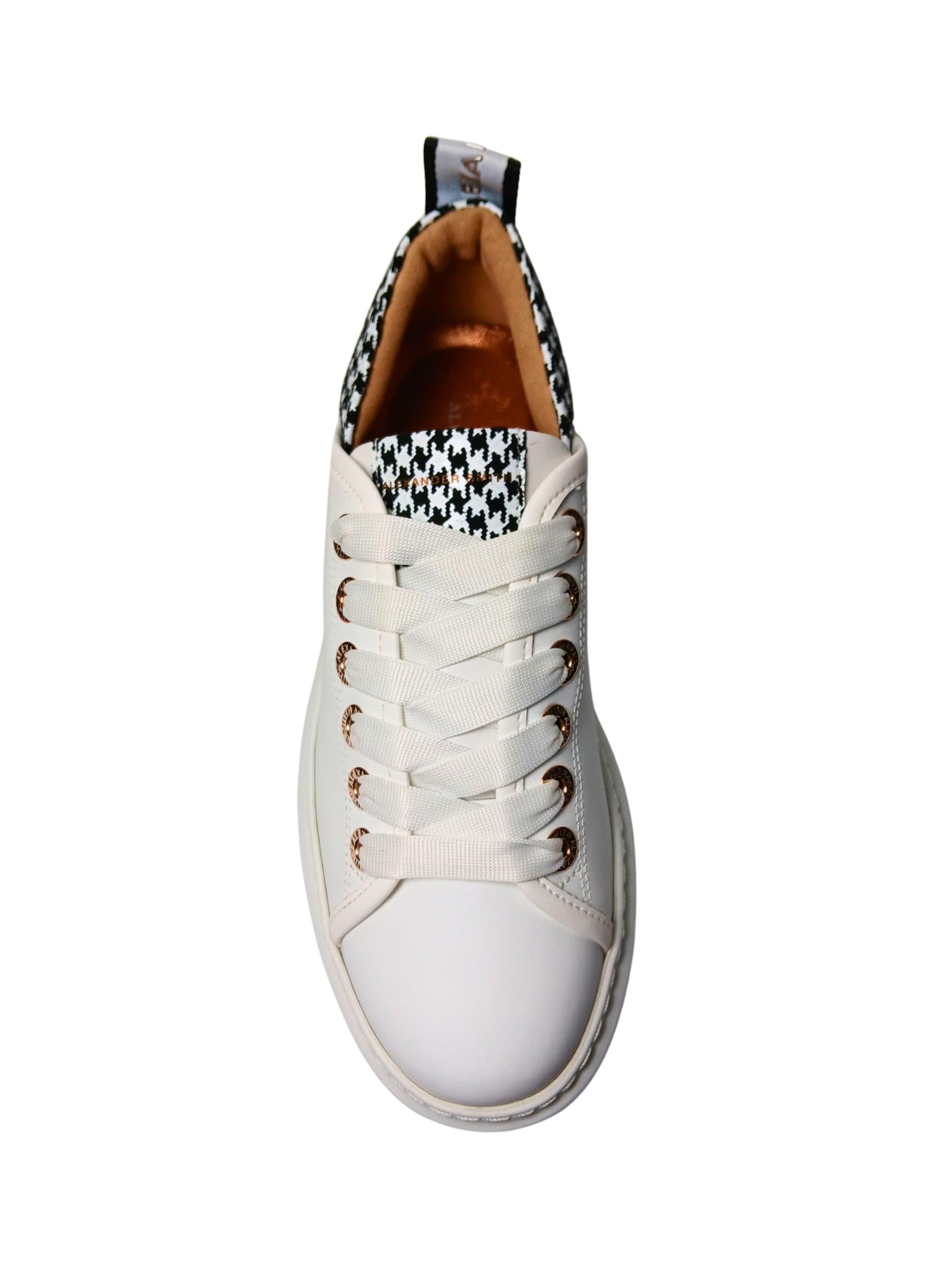 Baskets basses Alexander Smith en blanc