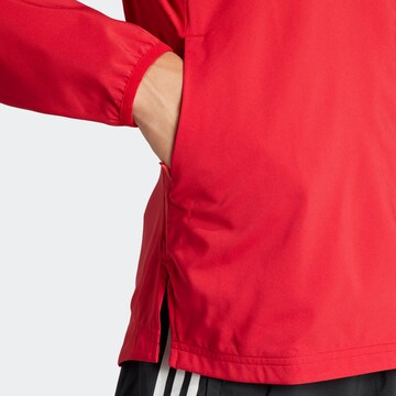 ADIDAS PERFORMANCE - Casaco deportivo em vermelho