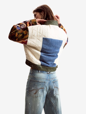 Geacă de primăvară-toamnă 'M. Christian Lacroix' de la Desigual pe alb