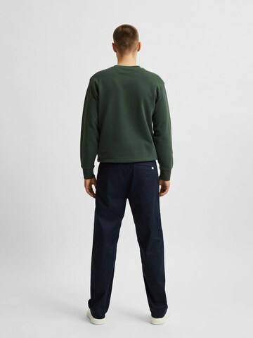 SELECTED HOMME Loosefit Chino 'Salford' in Blauw