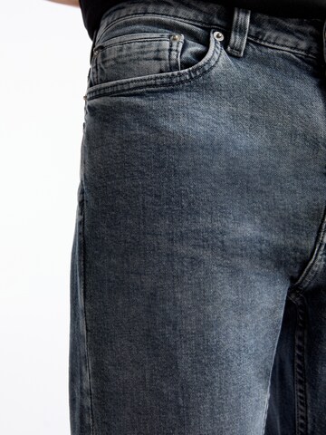 Pull&Bear Regular Jeans in Grijs