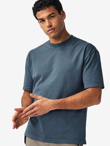 T-Shirt Next en bleu : devant