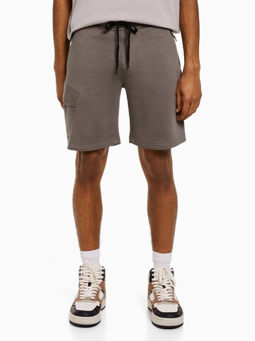 Bershka Regular Shorts in Grau: predná strana