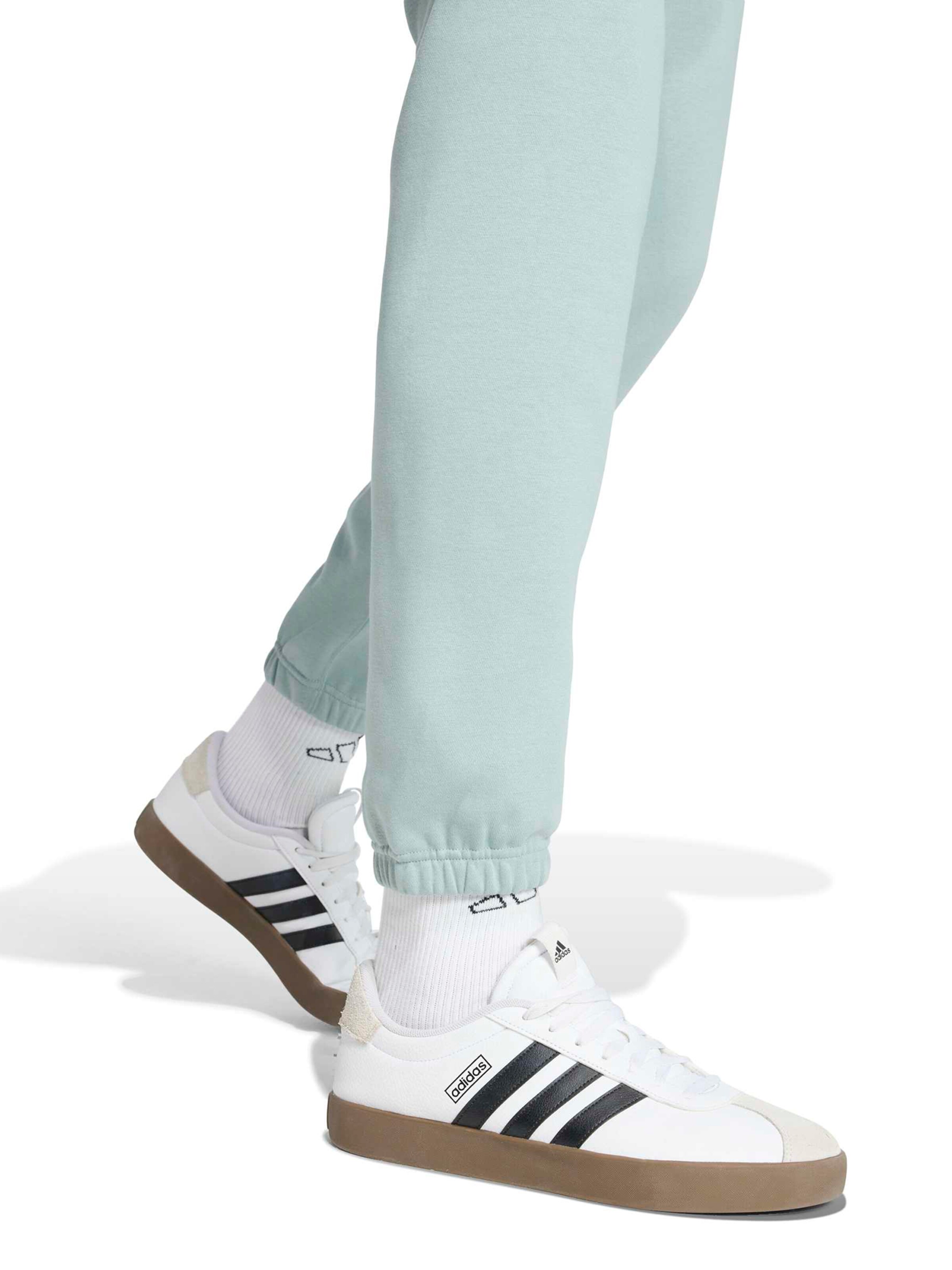 Tapered Pantaloni sportivi 'A SZN' di ADIDAS SPORTSWEAR in verde
