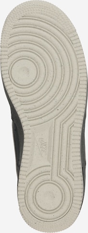 Nike Sportswear Matalavartiset tennarit 'Air Force 1 '07' värissä musta
