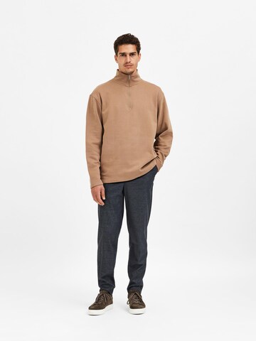 SELECTED HOMME Sweatshirt 'Keiran' in Brown