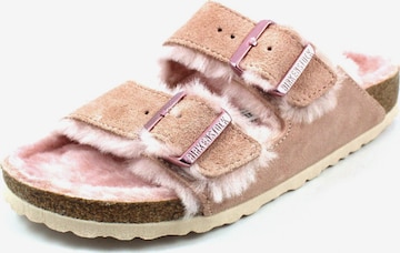 BIRKENSTOCK Pantolette 'ARIZONA SHERLING' i rosa: framsida