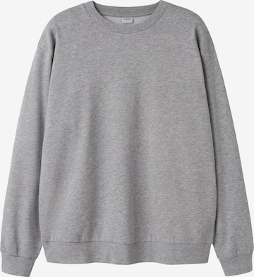 Sweat-shirt TWO SOON en gris : devant