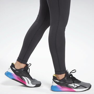 Skinny Pantalon de sport Reebok en noir