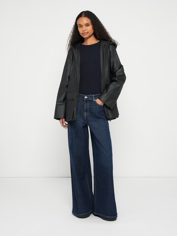 Barbour International Between-seasons parka 'Jourdaine' in Black