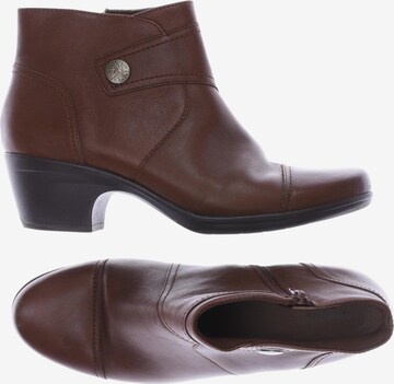 CLARKS Dress Boots in 41,5 in Brown: front