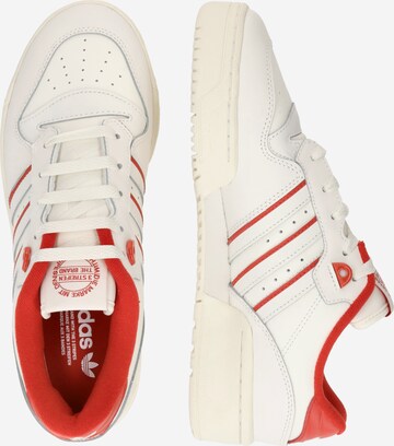 Sneaker low 'Rivalry' de la ADIDAS ORIGINALS pe alb