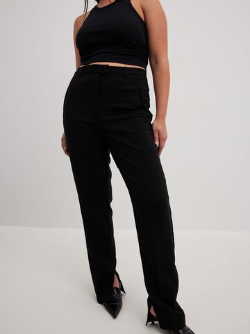 NA-KD Tapered Pants in Black: front