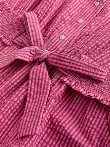 Salopeta de la Next pe roșu