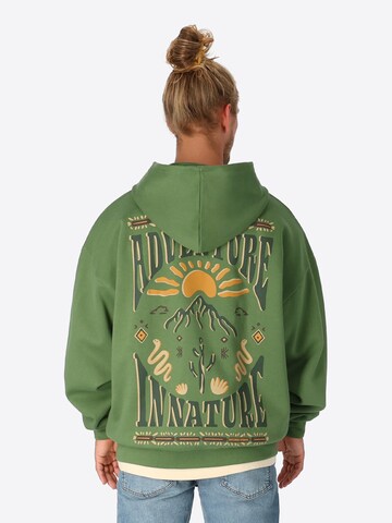 SPITZBUB Sweatshirt 'Green Glow' in Groen