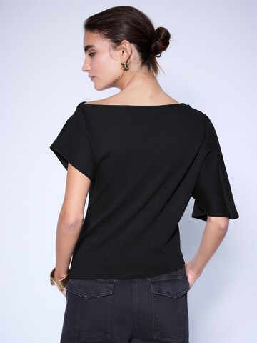 T-shirt Next en noir
