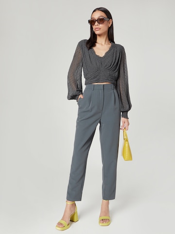 Coupe slim Pantalon à pince 'Pearl' Guido Maria Kretschmer Women en gris