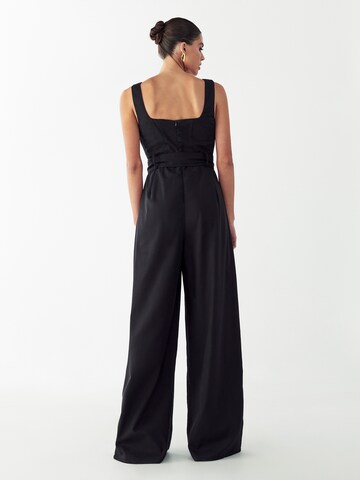 Tuta jumpsuit 'Annika' di Willa in nero