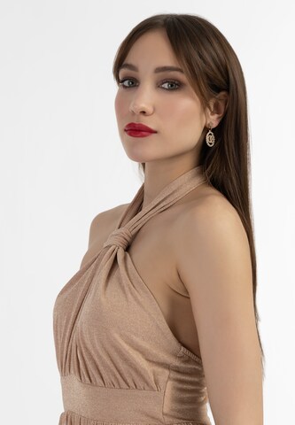 Abito da sera di faina in beige