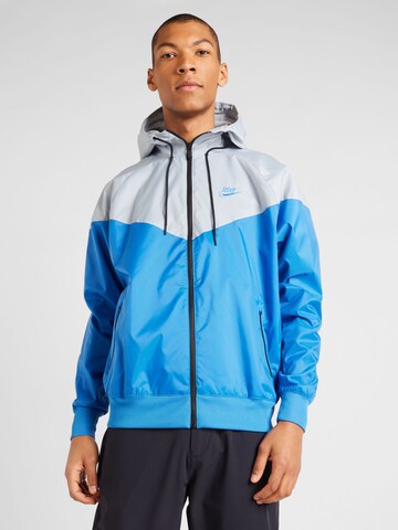 Nike Sportswear Kurtka przejściowa 'Windrunner' w kolorze niebieski: przód