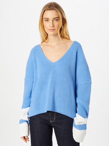 Femme Luxe Sweater 'Reign' in Blue: front