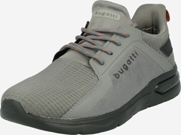 Sneaker bassa 'Nubia' di bugatti in grigio: frontale