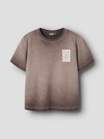 NAME IT - Camiseta en marrón