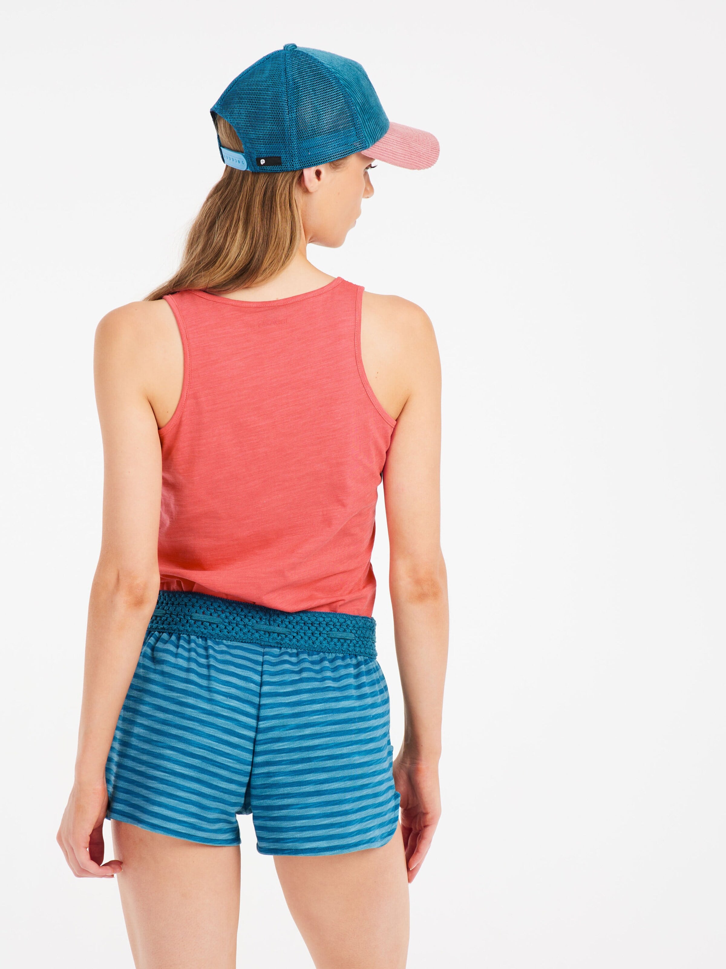 PROTEST Top 'PRTImpulses'‌ in Pink
