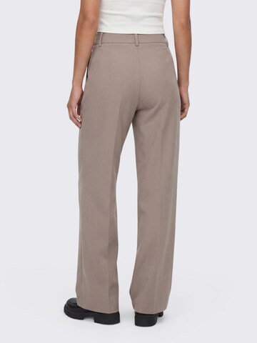 Loosefit Pantaloni con pieghe 'Elsa' di studioselect in beige