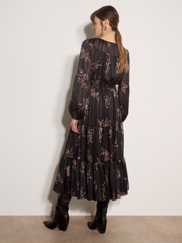 Apricot Dress ' ' in Black
