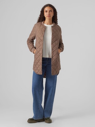 VERO MODA Tussenjas 'Hayle' in Bruin