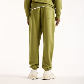 new balance Tapered Hose 'Essentials' in Grün