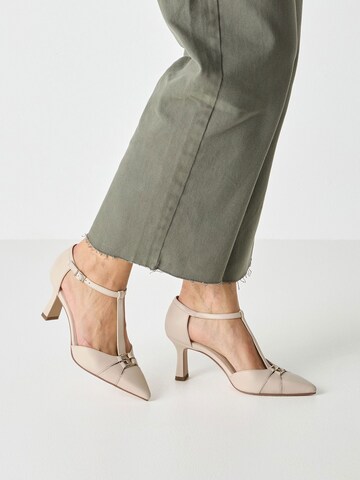 Tamaris Pumps in Beige