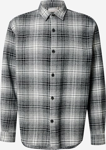 TOPMAN Regular Fit Paita värissä musta: etupuoli