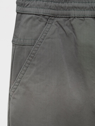 Tapered Pantaloni di Pull&Bear in grigio