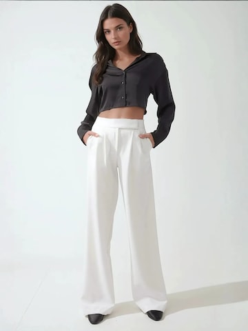 regular Pantaloni con pieghe di Hiccup in bianco