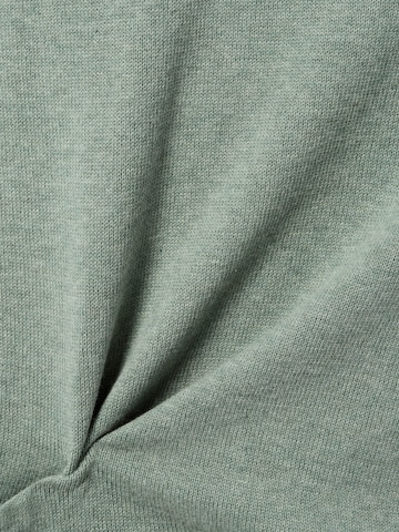 Finshley & Harding Sweater in Green