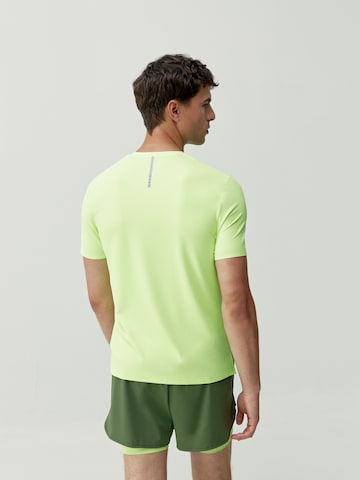 Born Living Yoga Performance Shirt ' Chad ' in Green