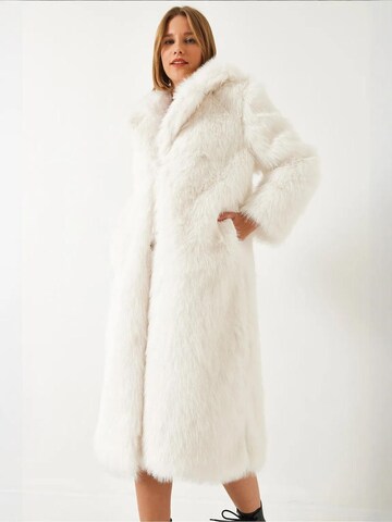 Bianco Lucci Between-Seasons Coat in White