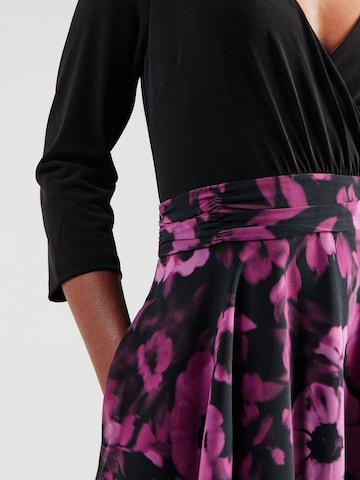 Rochie de la APART pe negru