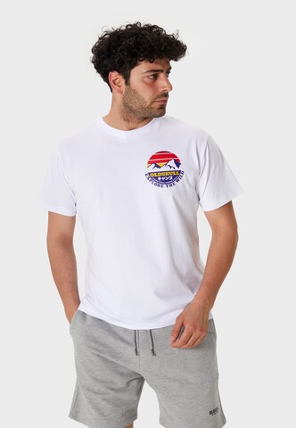 Oldskull T-Shirt 'Wrldvibe Explore The Wild' in Weiß: Vorderseite