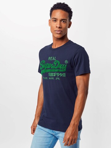 Superdry Tapered T-Shirt 'CHENILLE' in Blau: predná strana